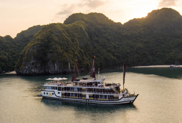 Orchid Cruises Halong Bay- Lan ha Bay