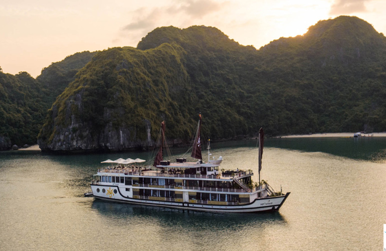 Orchid Cruises Halong Bay- Lan ha Bay